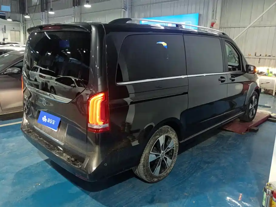 Mercedes-Benz V-class