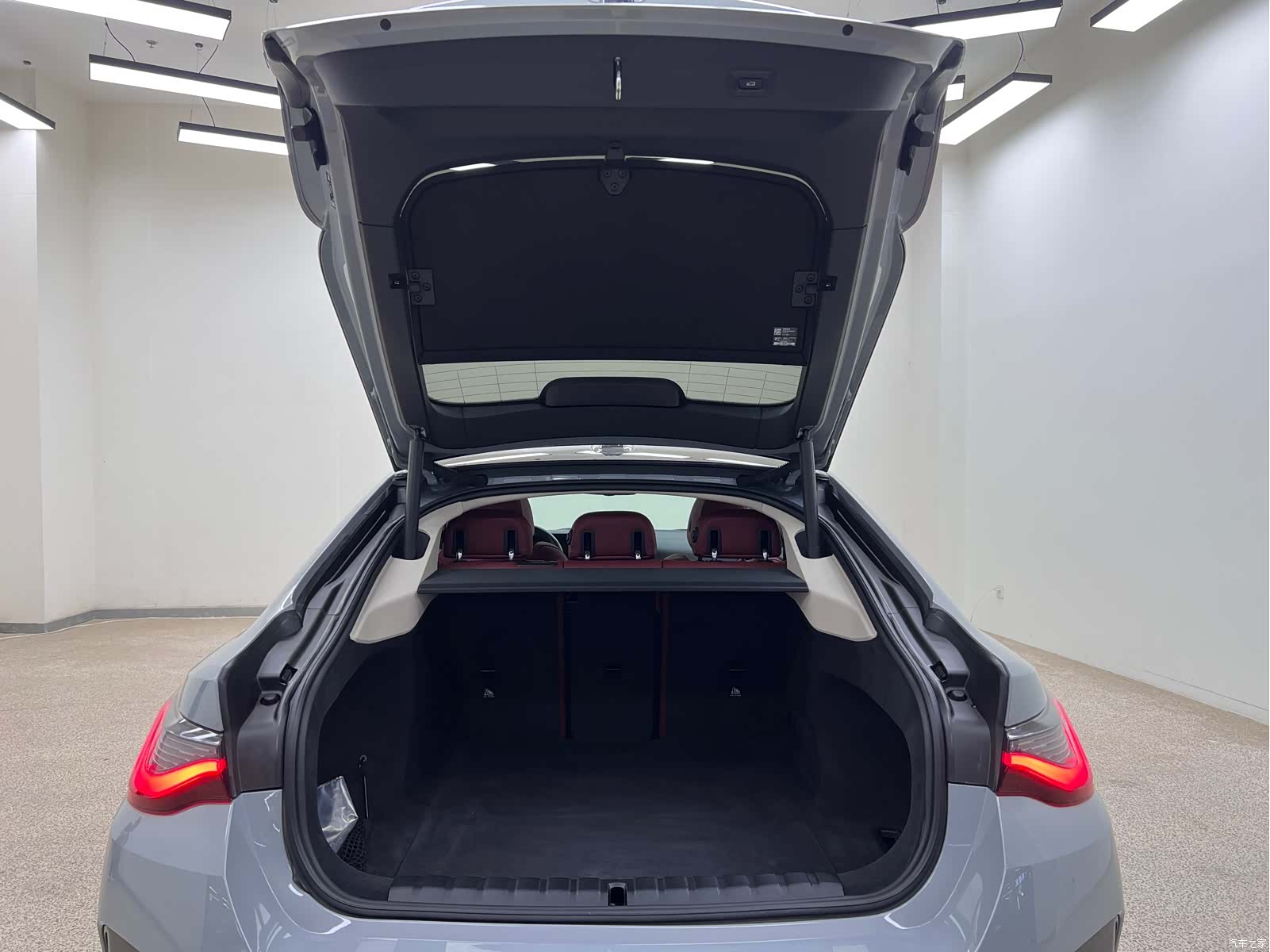 BMW i4, 2024 32