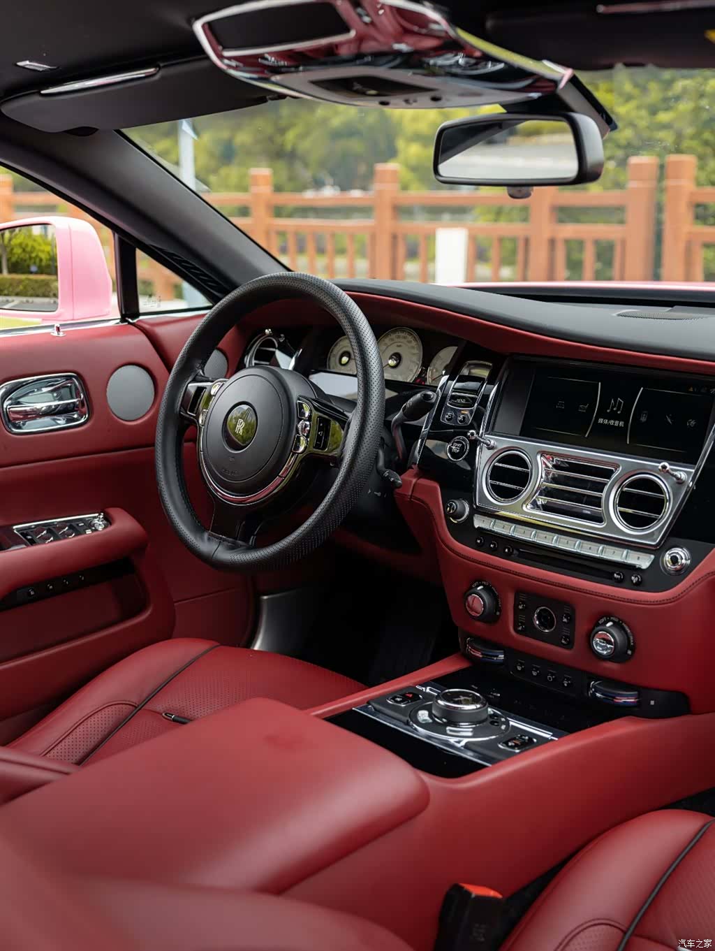 Rolls-Royce Wraith, 2017 11