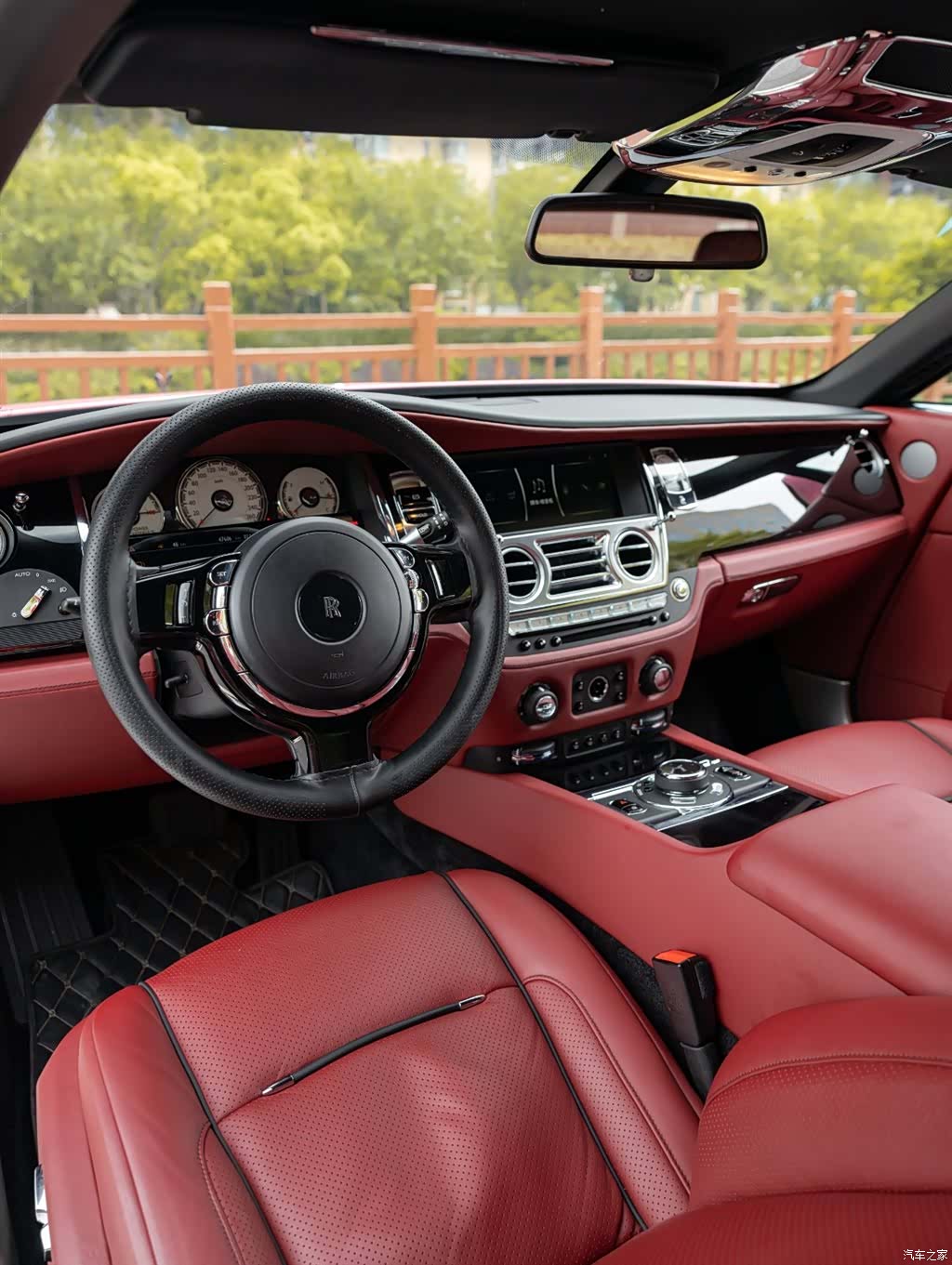 Rolls-Royce Wraith, 2017 10
