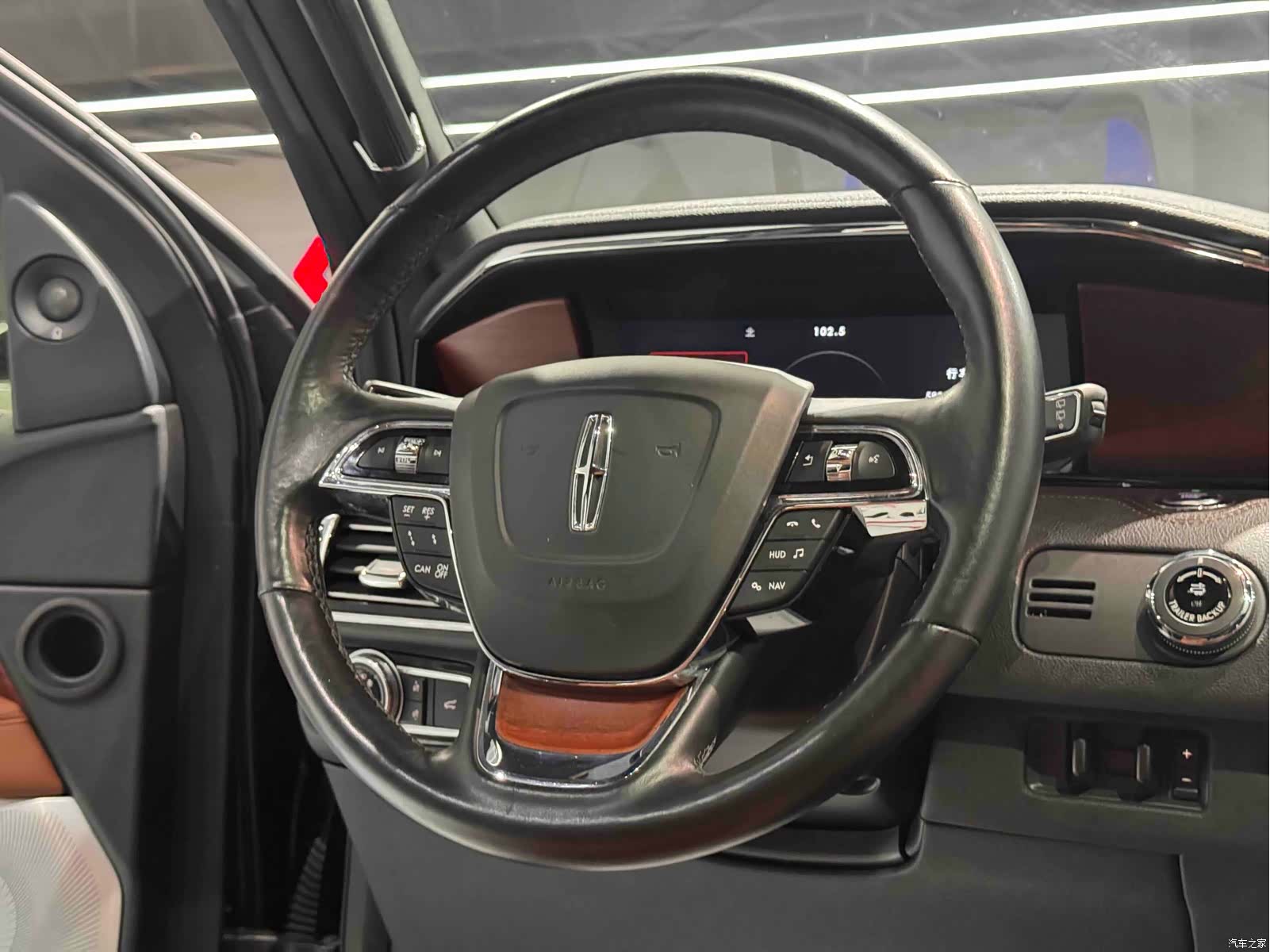 Lincoln Navigator, 2021 12