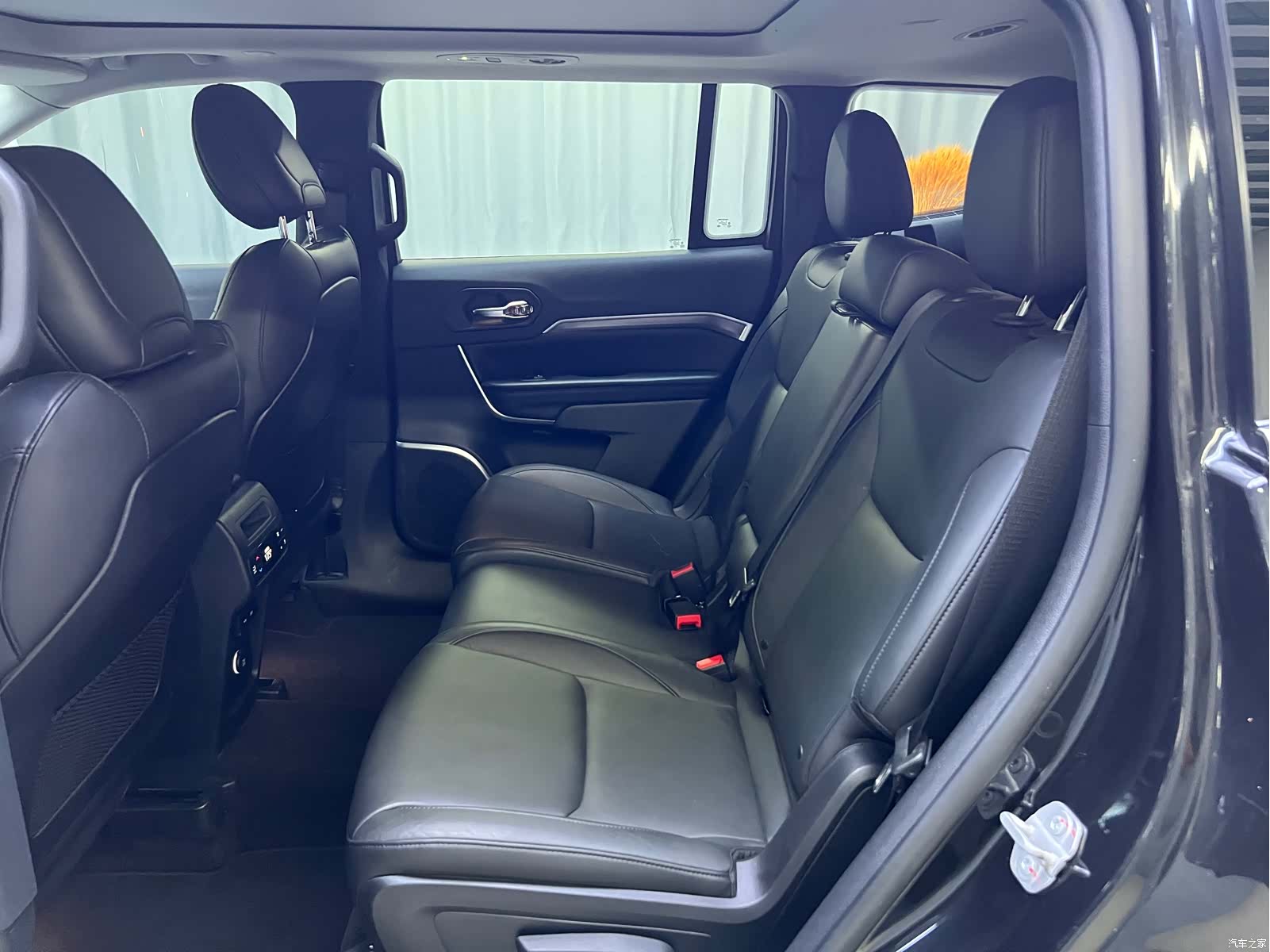 Jeep Grand Commander, 2018 17