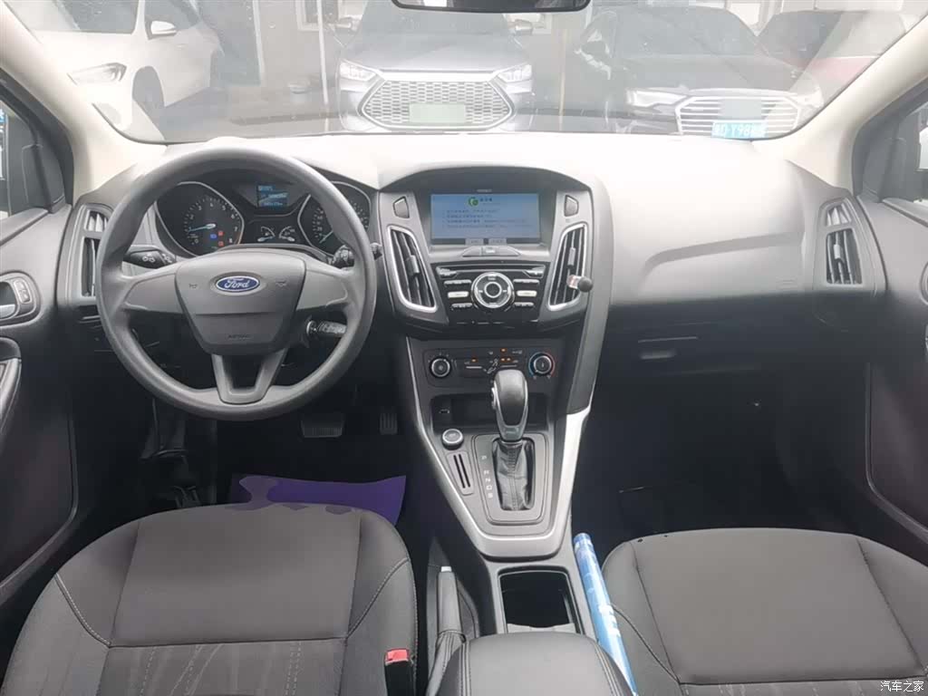 Ford Focus, 2019 10