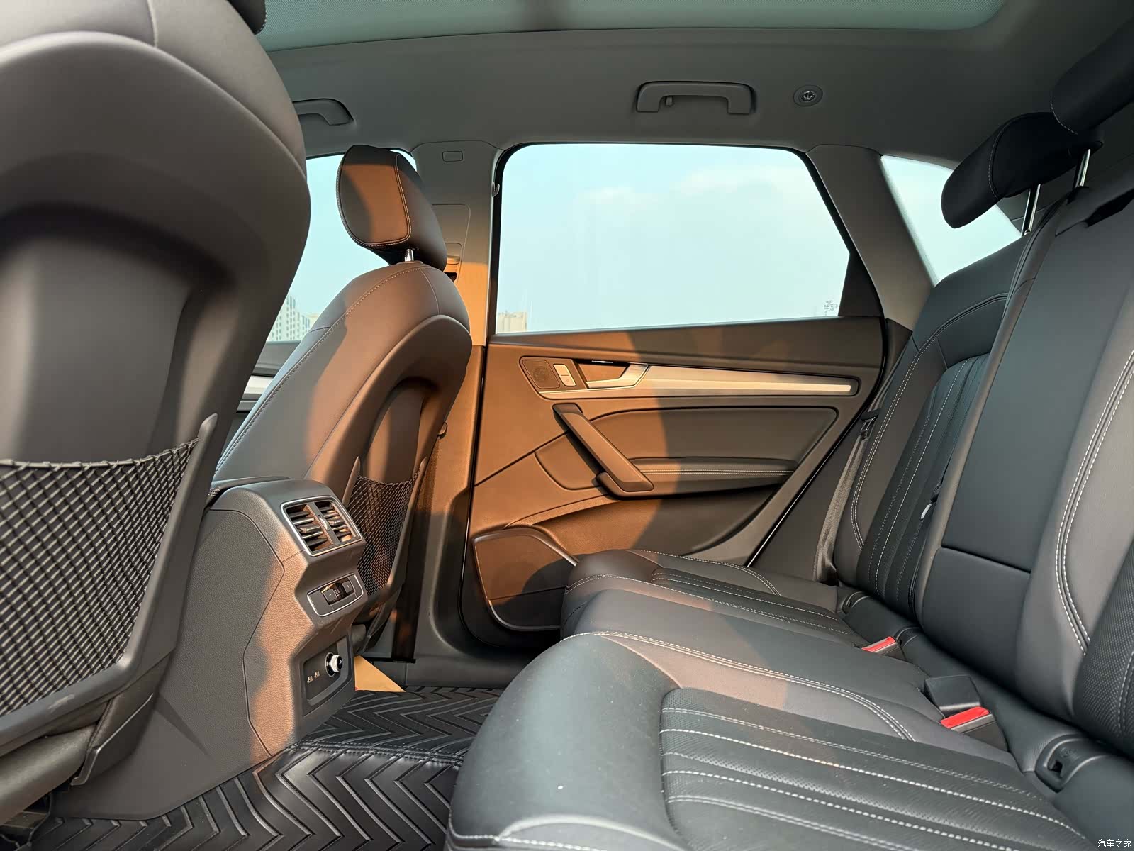 Audi Q5L, 2024 9