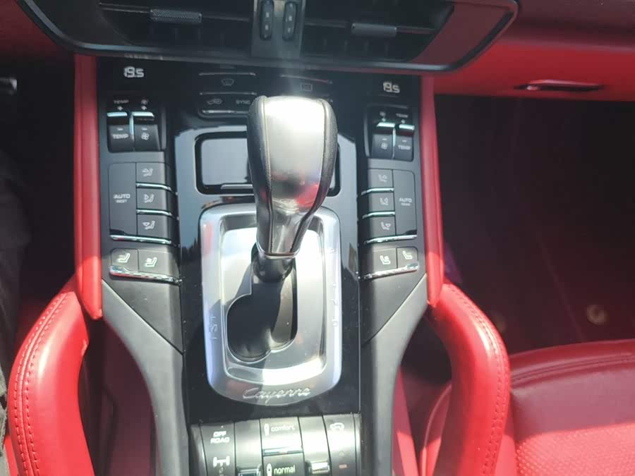 Porsche Cayenne 2014, фото 7