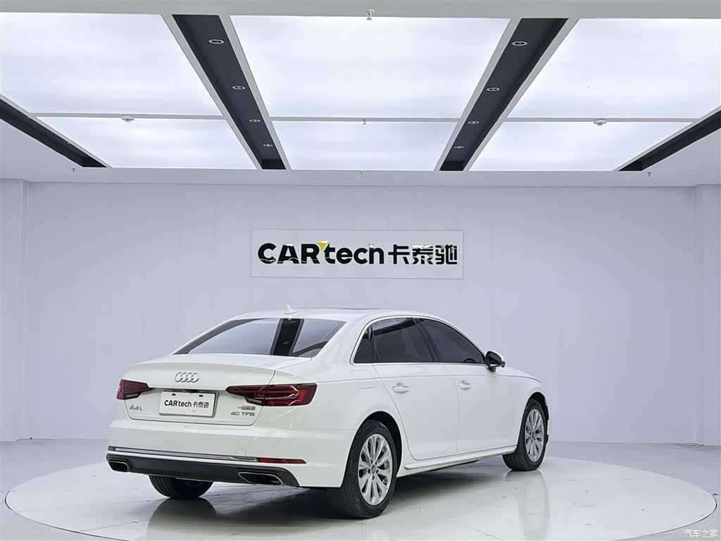 Audi A4L, 2019 все фото