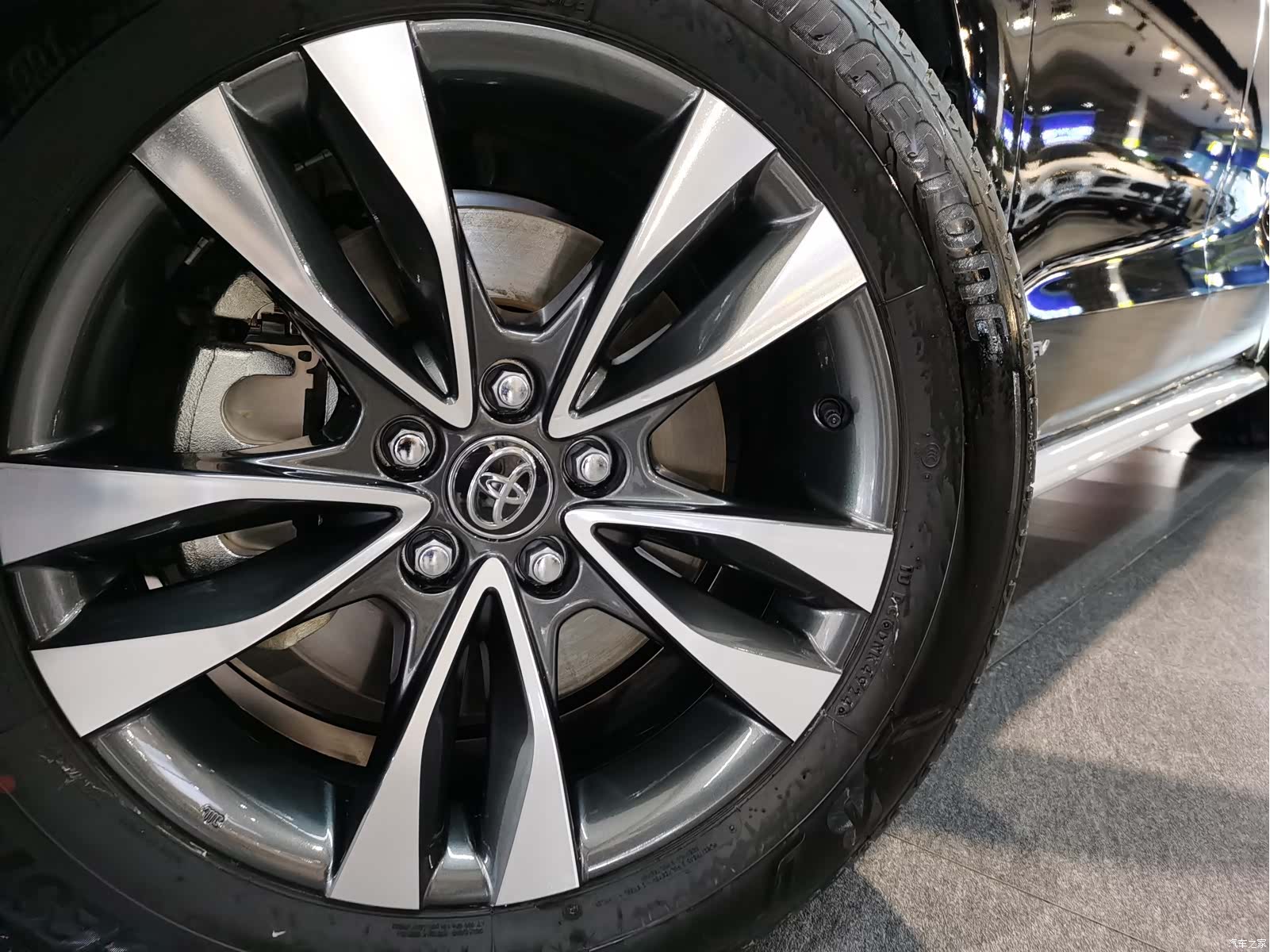 Toyota Granvia, 2025 21