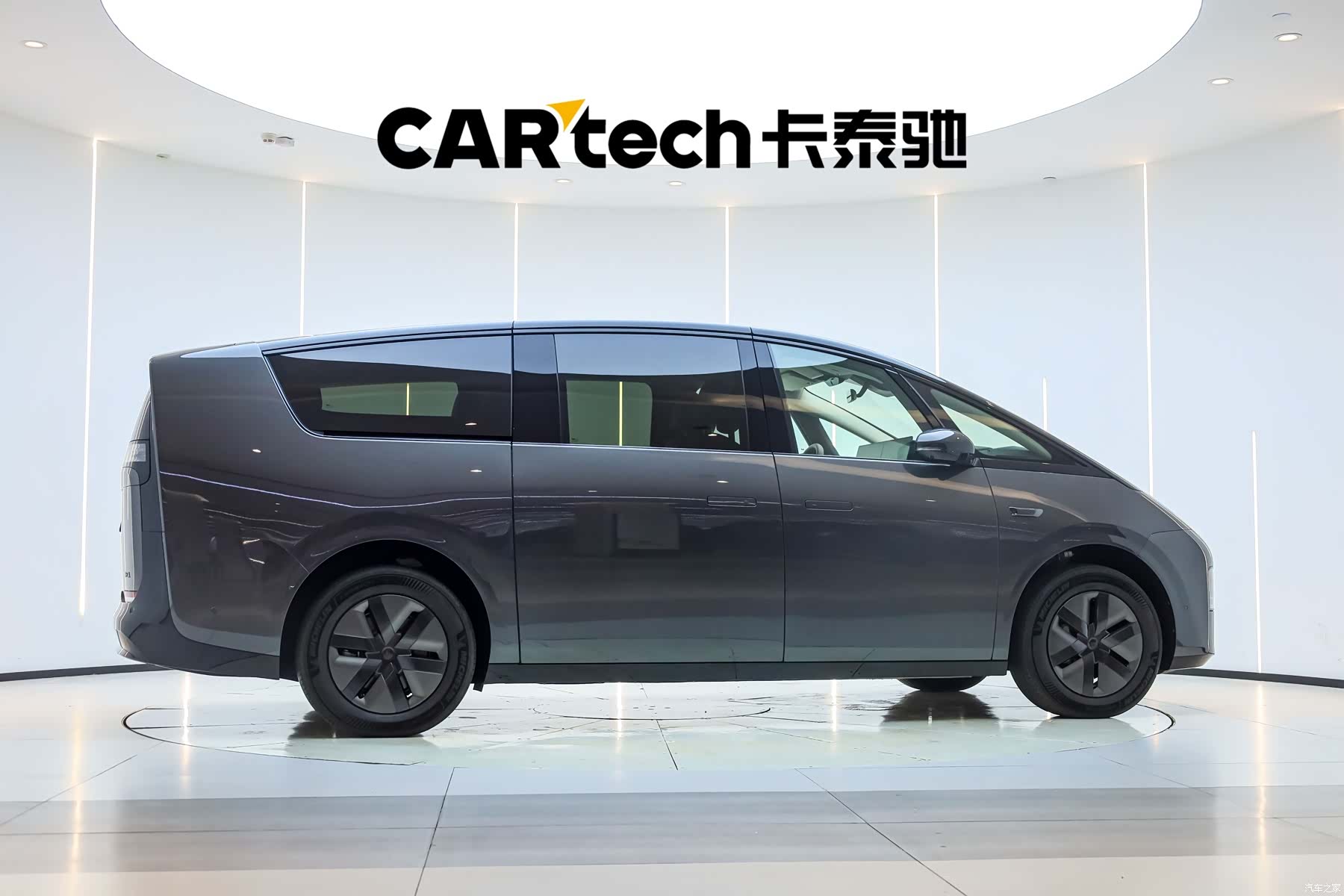 Li Auto MEGA, 2025 3