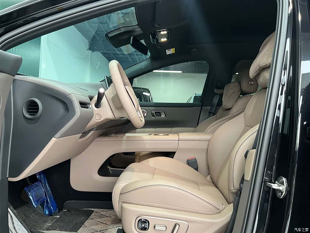 Li Auto i6, 2025 11