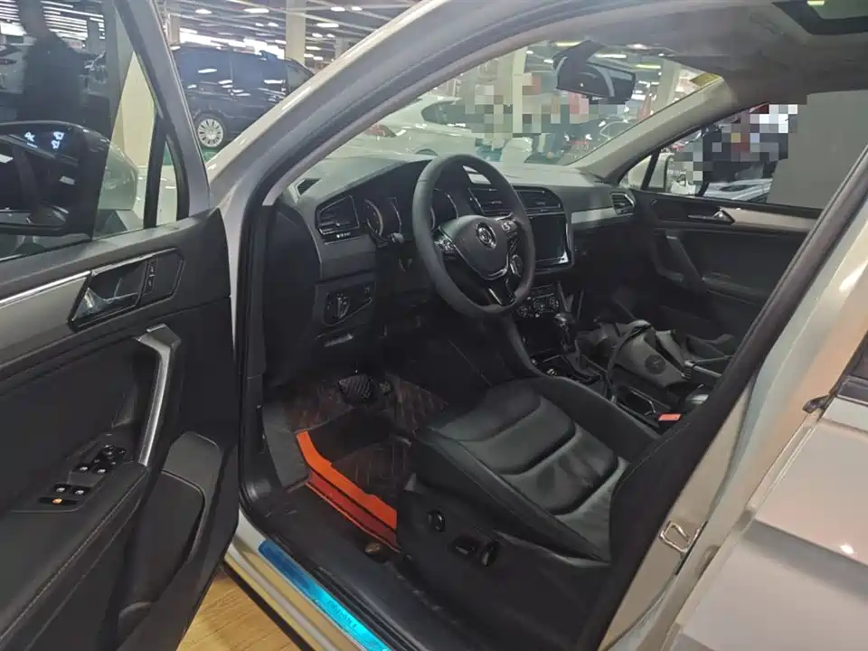 Volkswagen Tiguan L