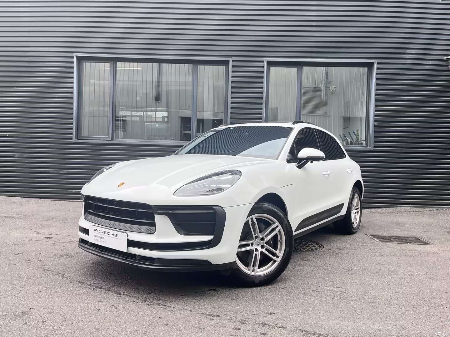 Porsche Macan, 2025 1