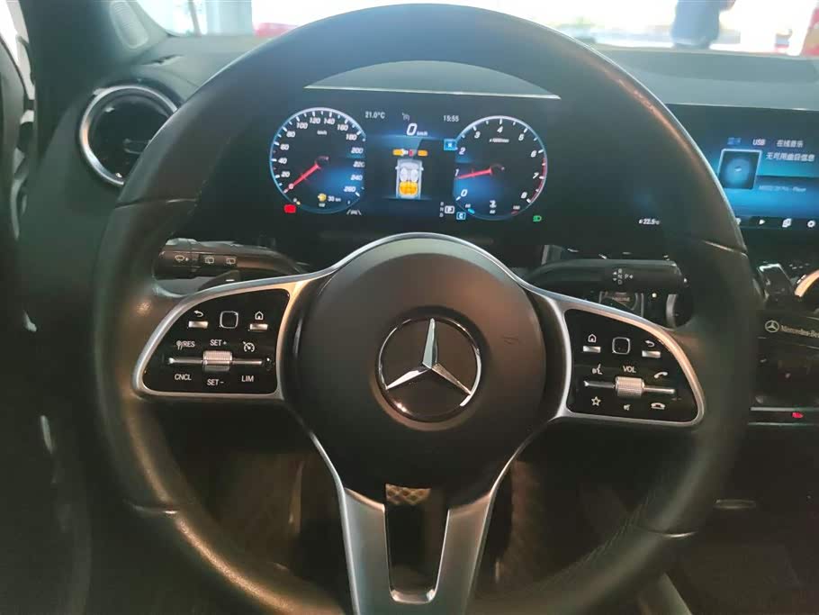 Mercedes-Benz GLA Mercedes-Benz GLA