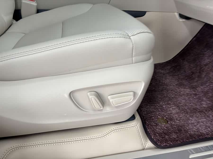 Toyota Land Cruiser LC300 2026, фото 27