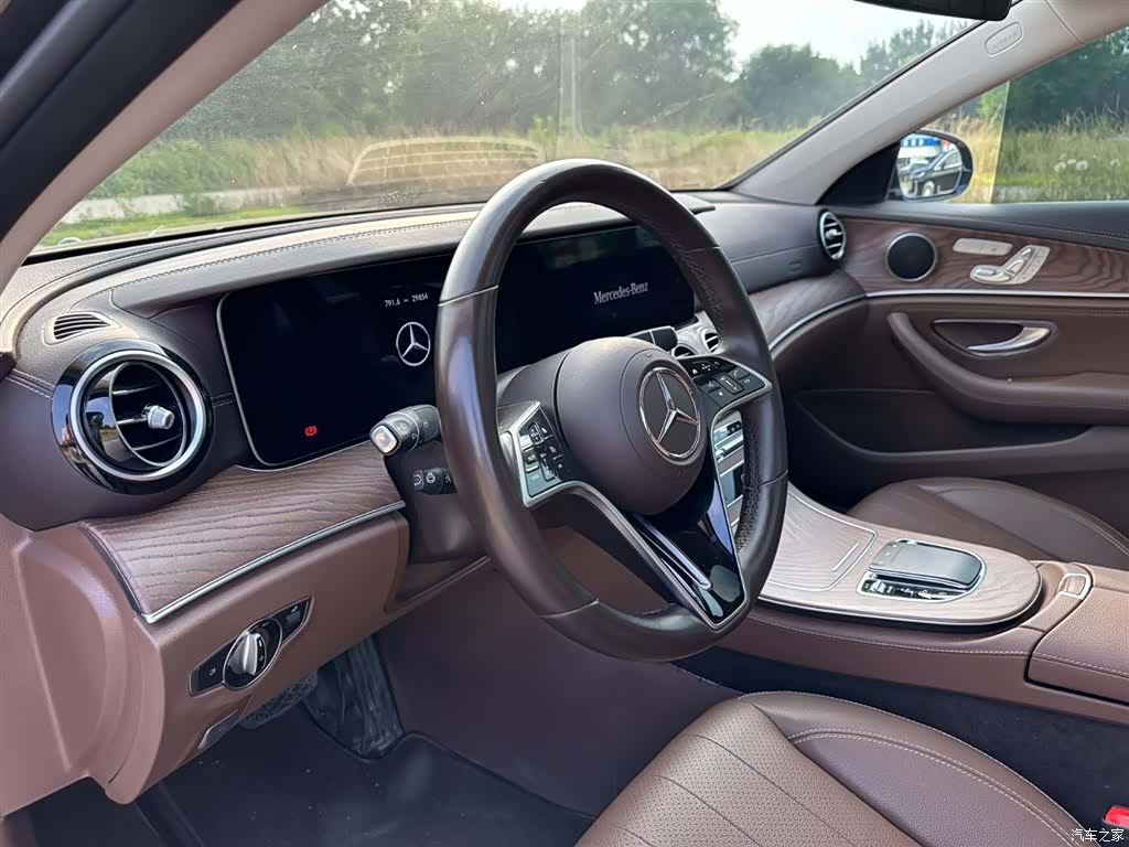 Mercedes-Benz E-Class, 2023 14
