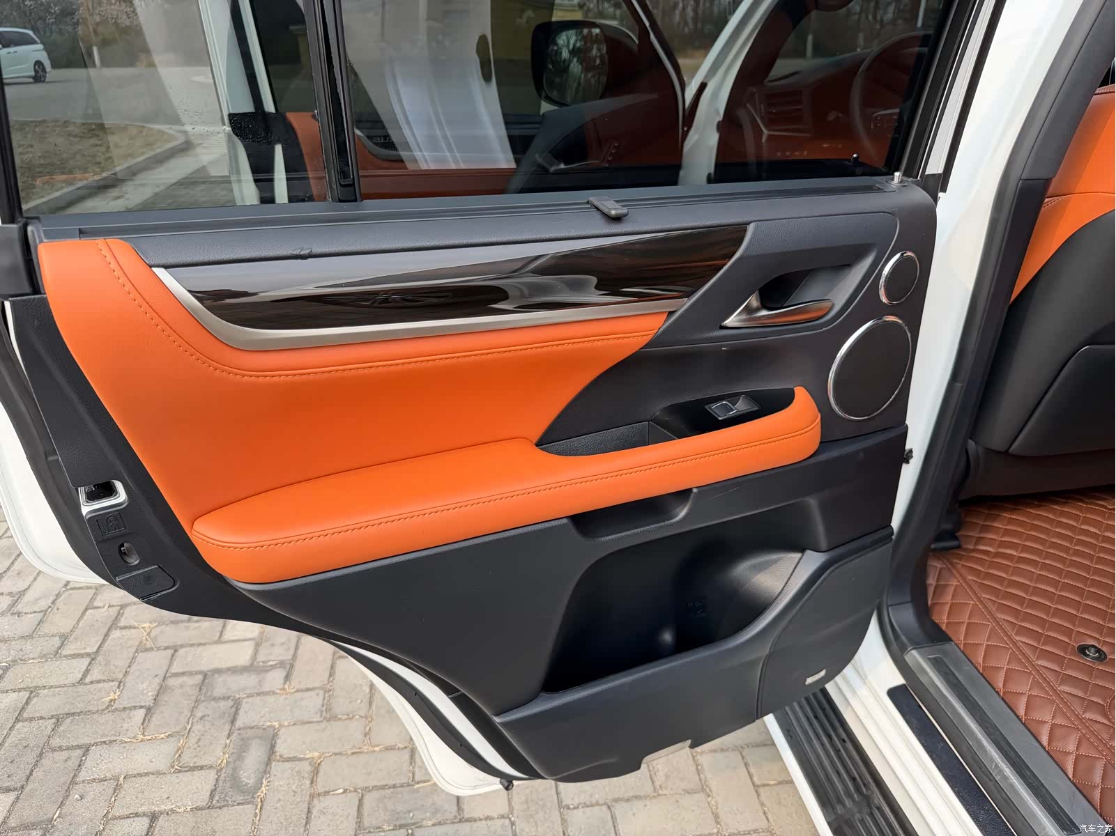 Lexus LX, 2016 14