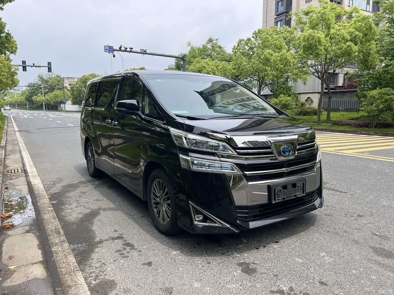 Toyota Vellfire, 2019 3