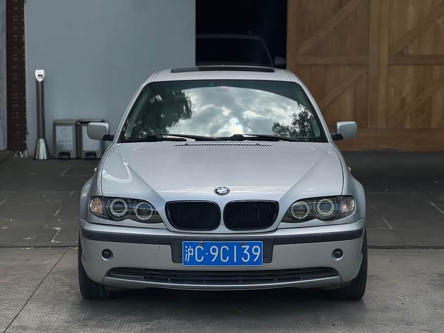 BMW 3 Series 2005, фото 1