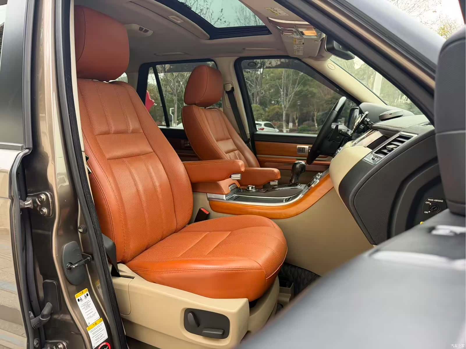 Land Rover Range Rover, 2011 16