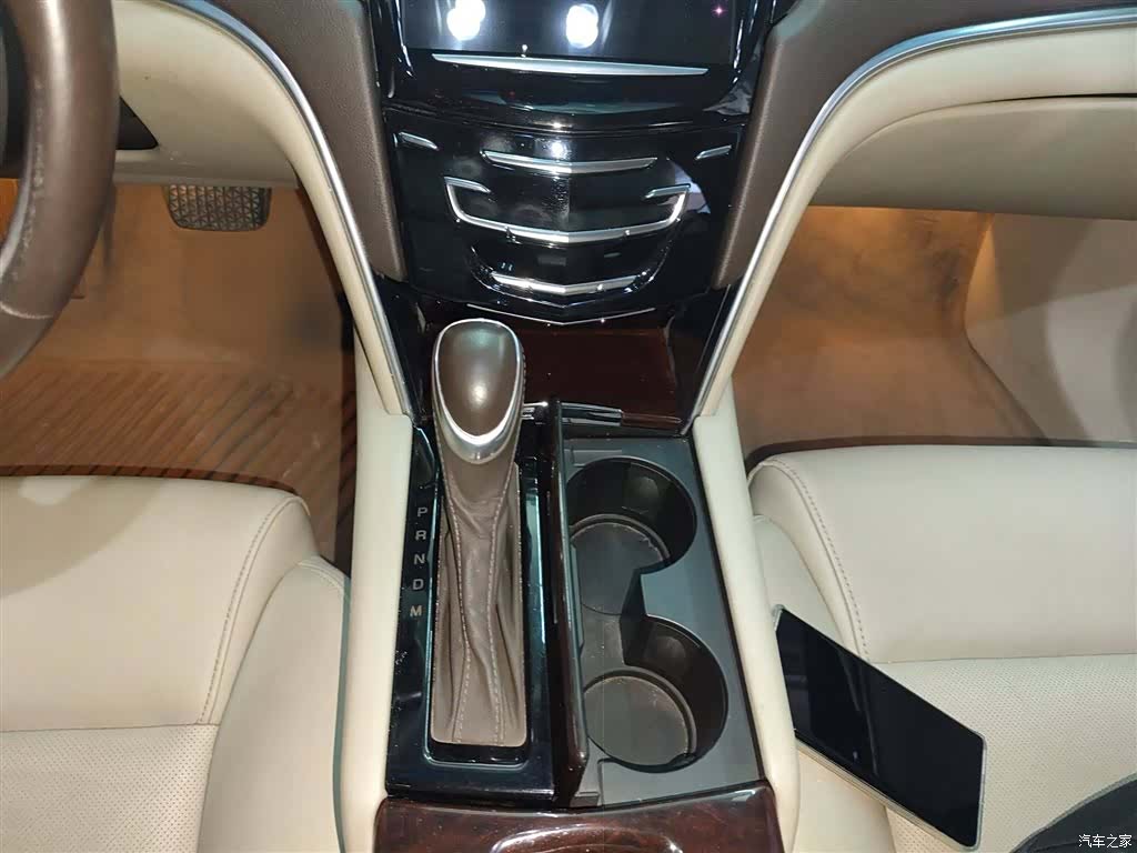 Cadillac XTS, 2015 7