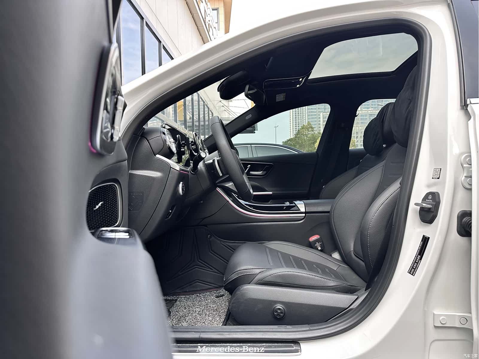 Mercedes-Benz C-Class, 2025 15