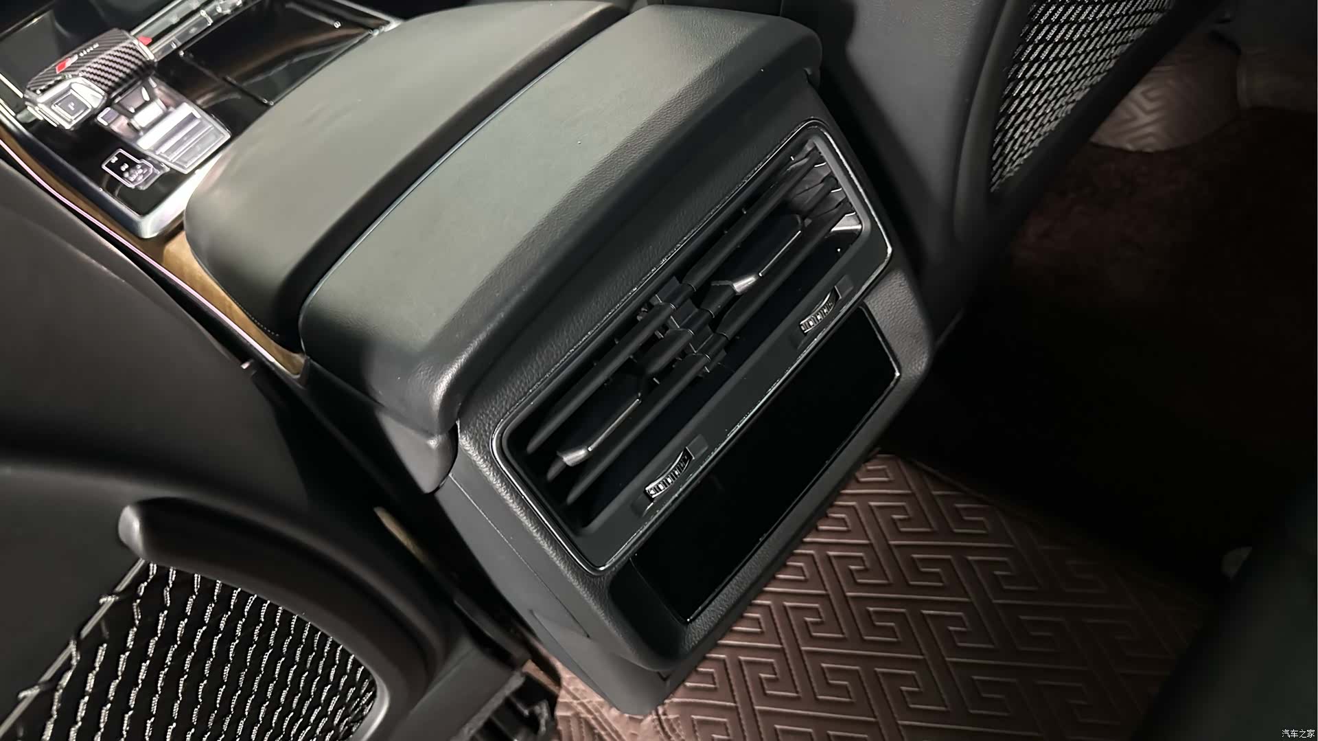 Audi Q7, 2021 11