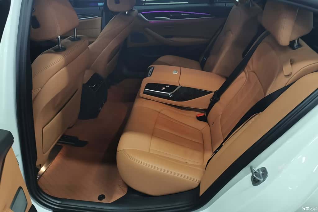 BMW 5 Series, 2017 11