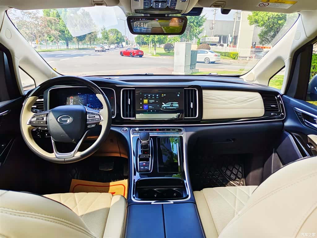 Trumpchi M8, 2022 11