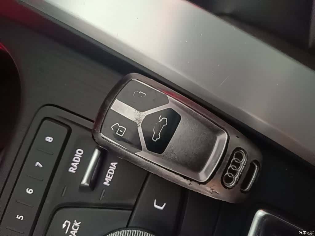 Audi A4L, 2020 9