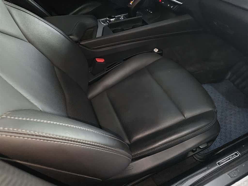 Cadillac CT5, 2023 25