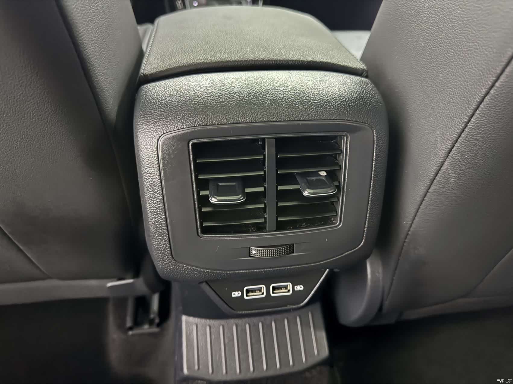 Volkswagen T-ROC, 2022 13