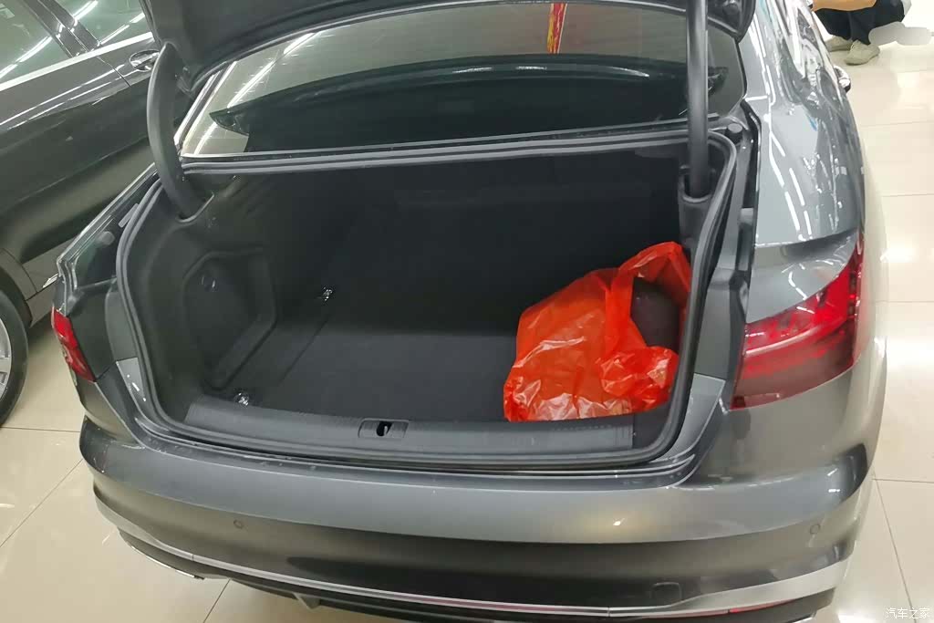 Audi A4L, 2022 4