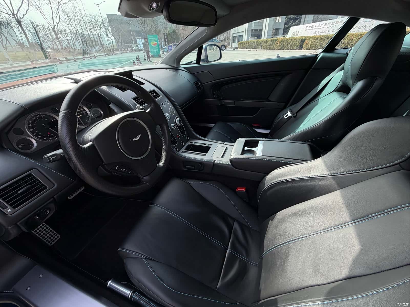 Aston Martin Vantage, 2016 13