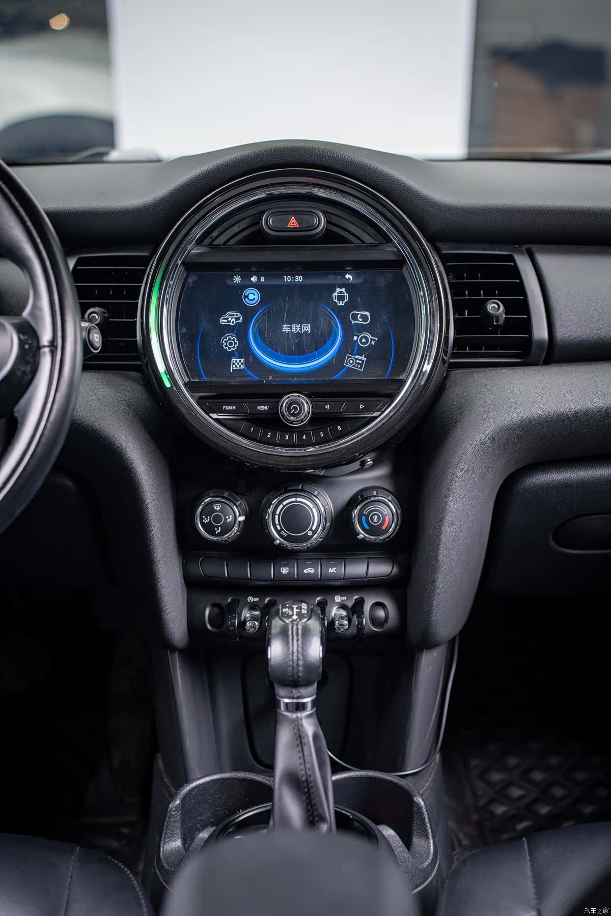 Mini ONE, 2018 13