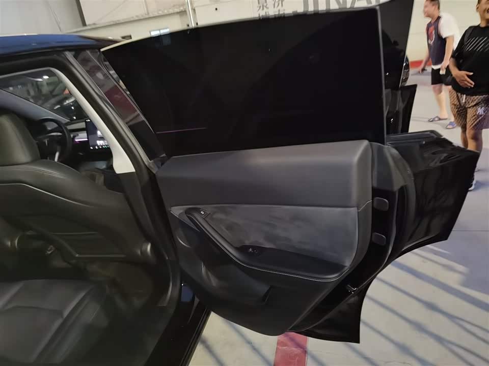 Tesla Model Y Tesla Model Y