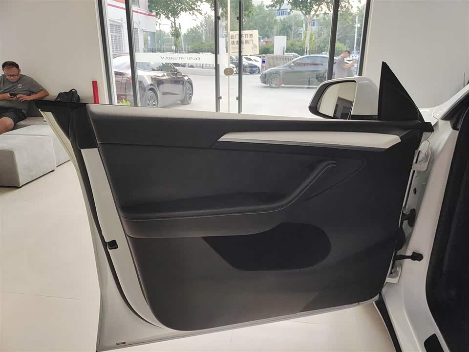 Tesla Model Y Tesla Model Y