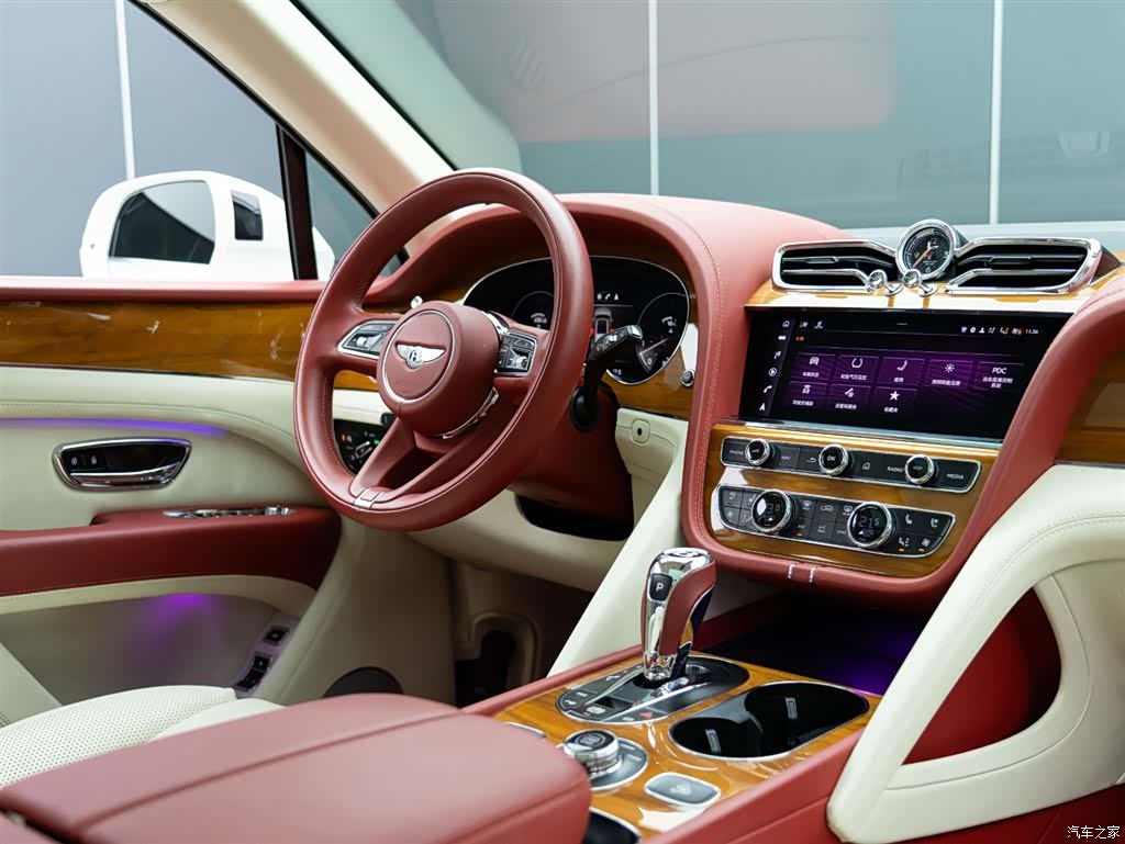 Bentley Bentayga, 2020 16