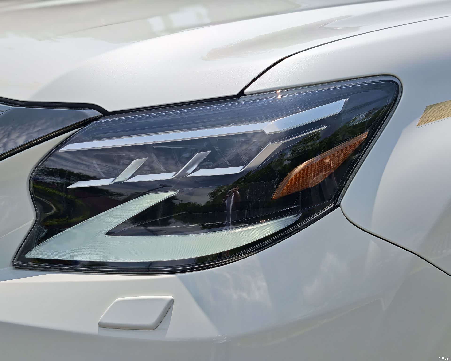 Lexus GX, 2023 16