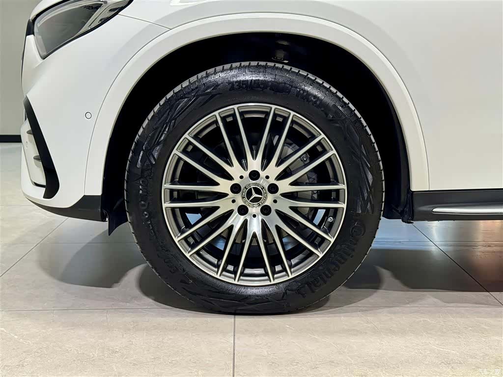 Mercedes-Benz GLC, 2025 10