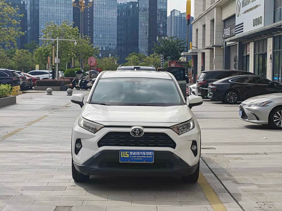 Toyota RAV4 2019, фото 2