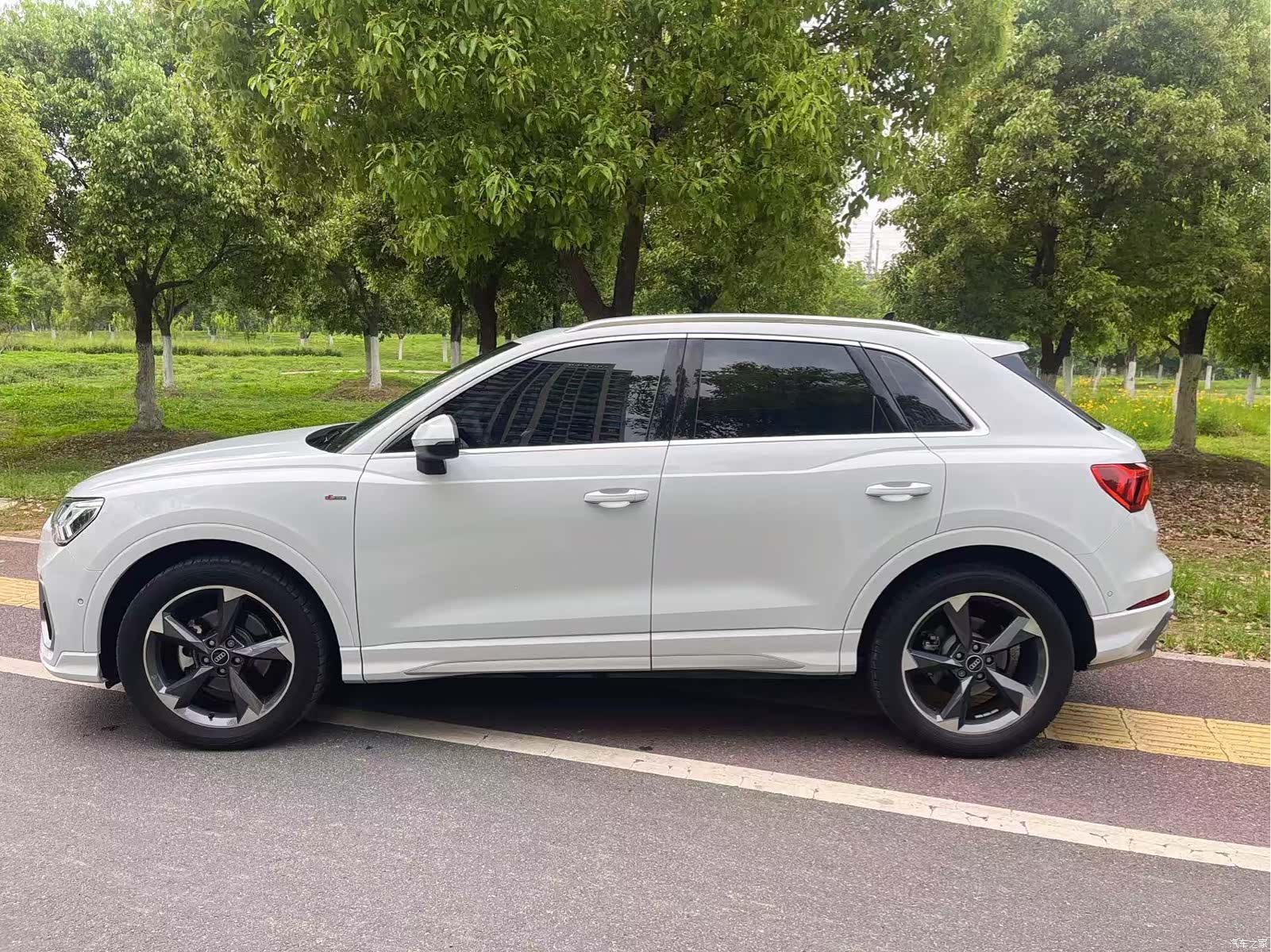Audi Q3, 2023 4