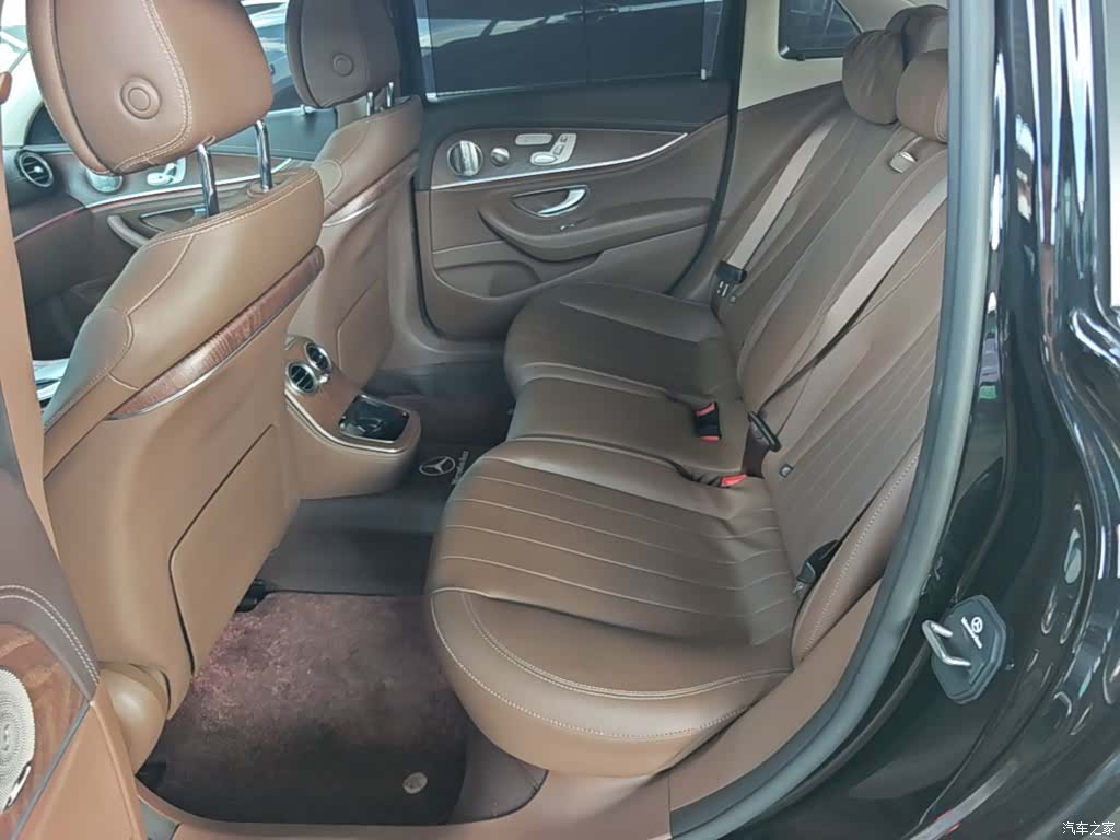 Mercedes-Benz E-Class, 2023 17
