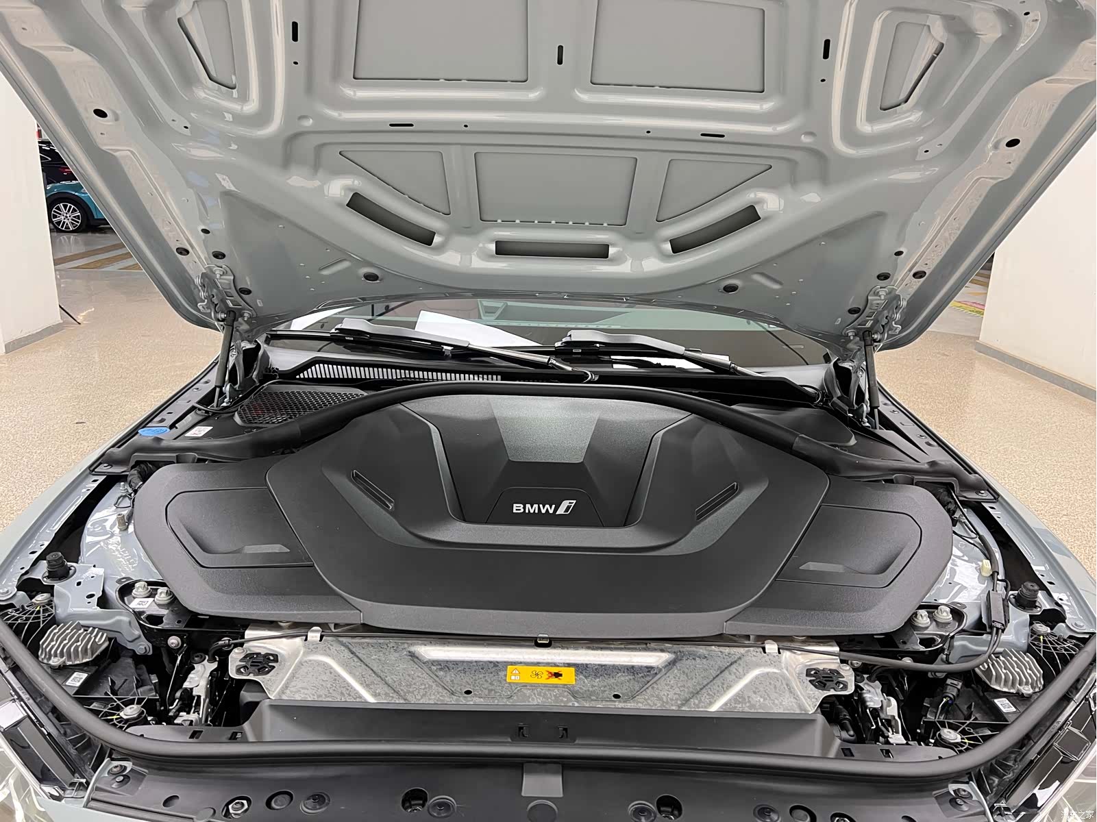 BMW i4, 2024 30