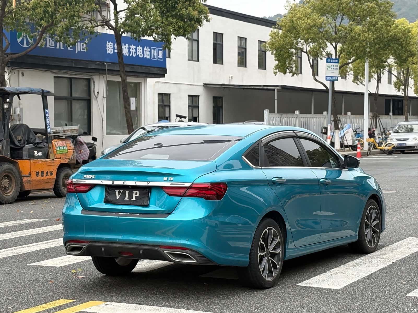 Geely Binray, 2022 15