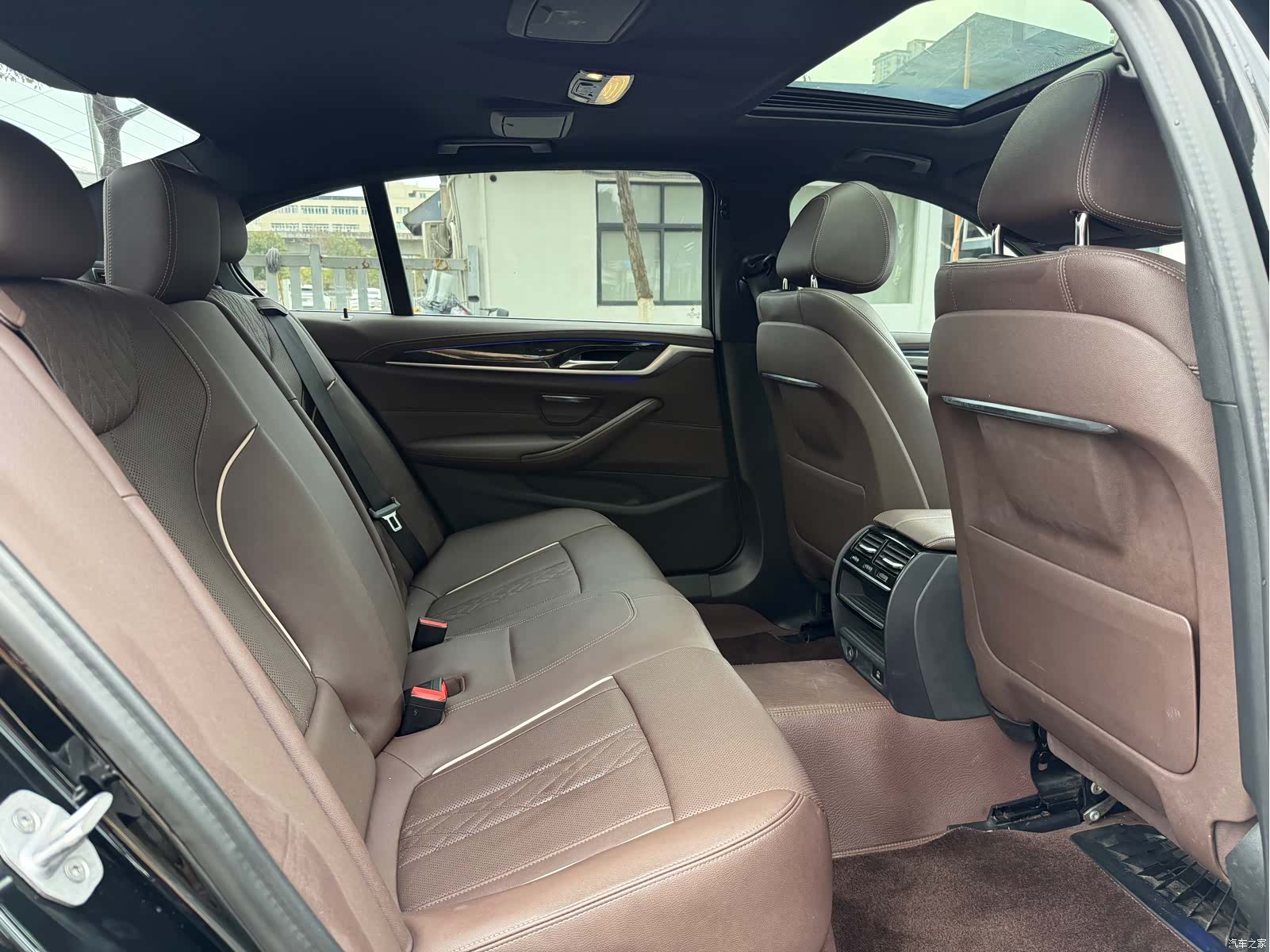 BMW 5 Series, 2023 15