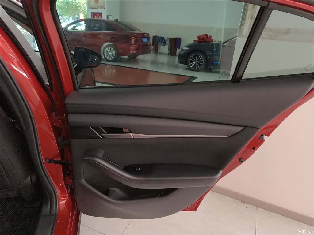 Mazda Mazda3, 2022 27