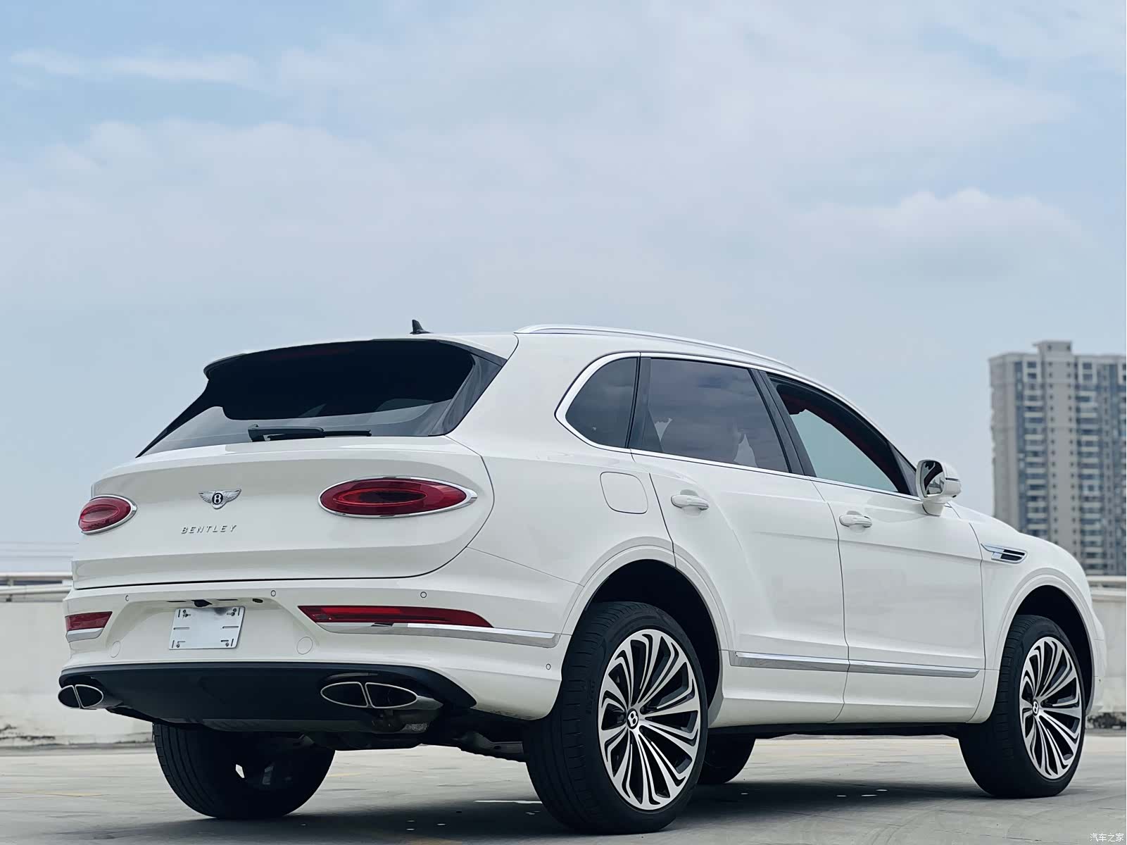 Bentley Bentayga, 2026 15