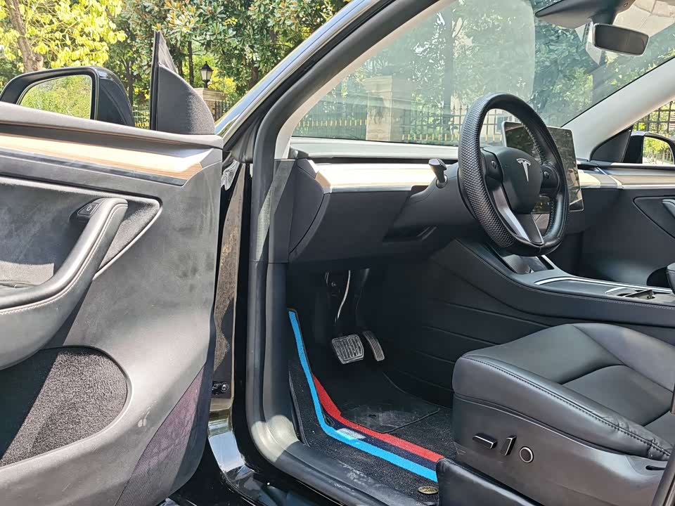 Tesla Model Y Tesla Model Y