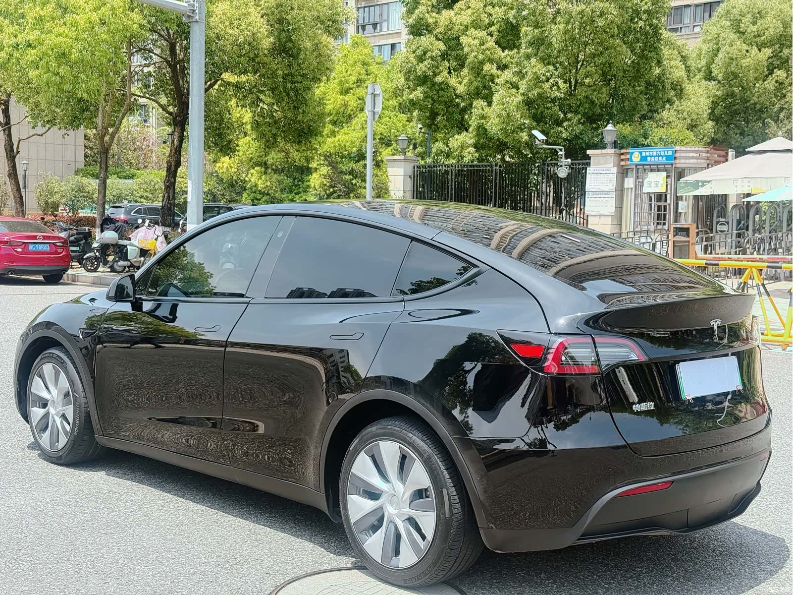 Tesla Model Y, 2022 все фото
