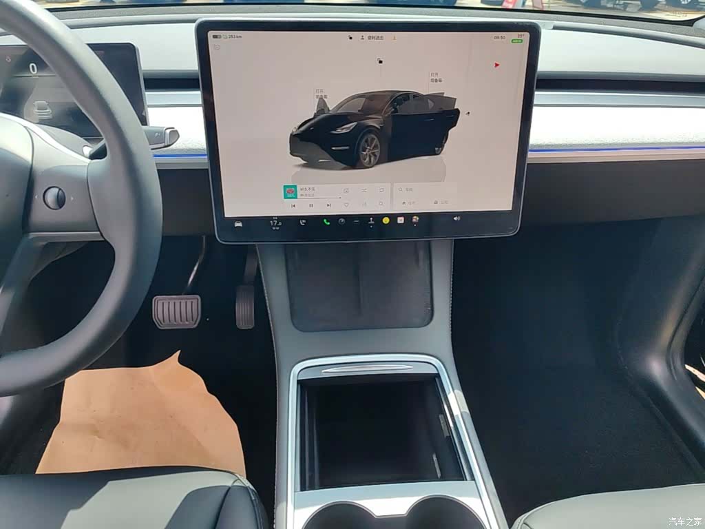 Tesla Model Y, 2024 13
