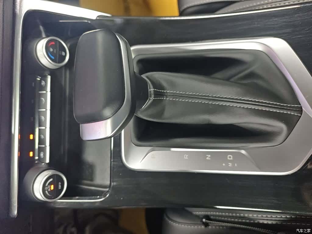 Geely Coolray, 2025 14